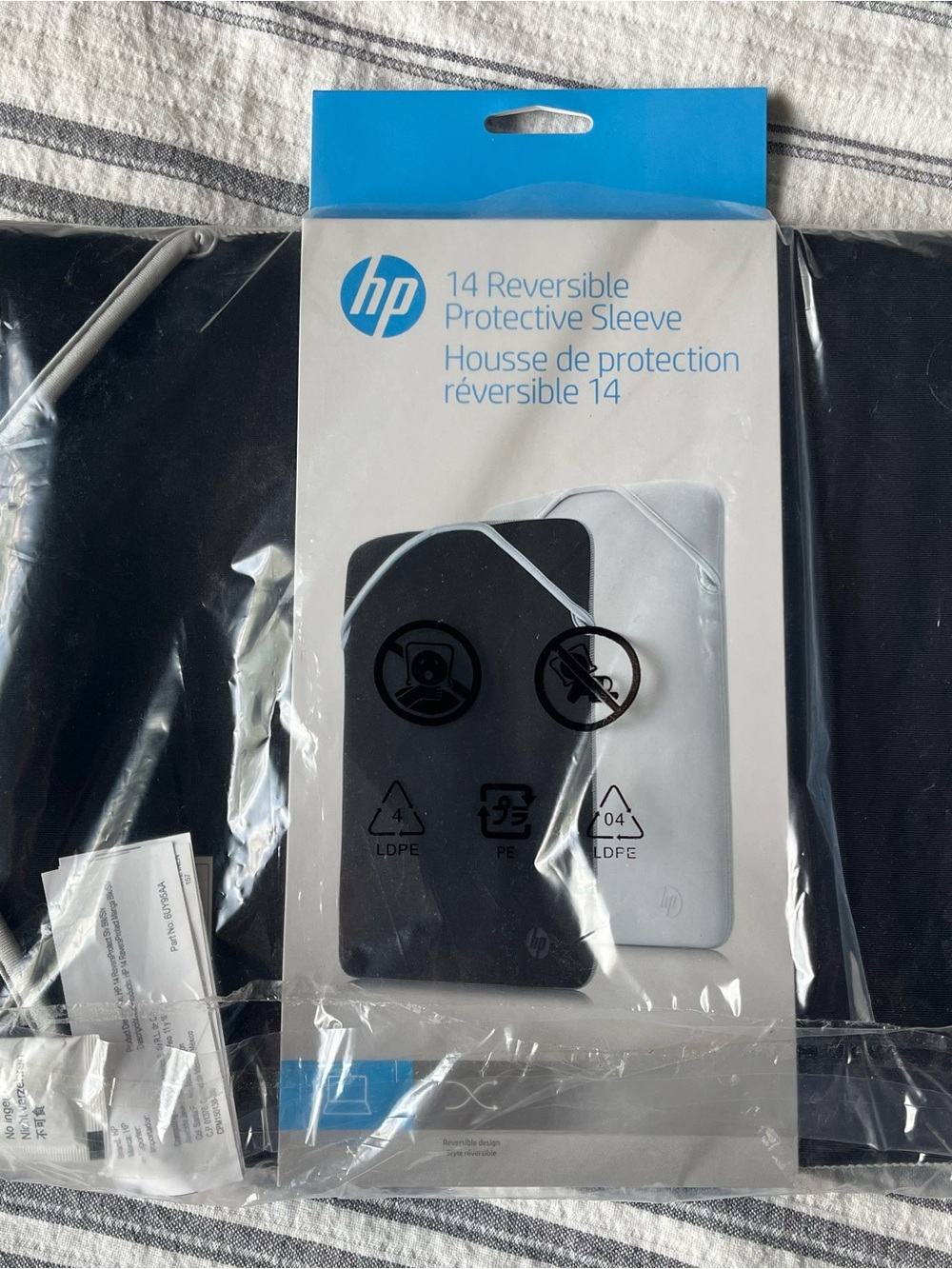 NWT HP 14 Reversible Protective Sleeve - Black and Silver